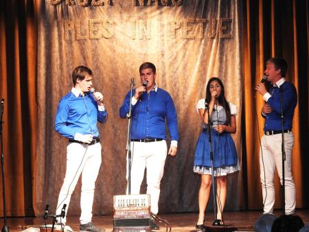 Prireditev Druži naju ples in petje z mednarodno udeležbo 106